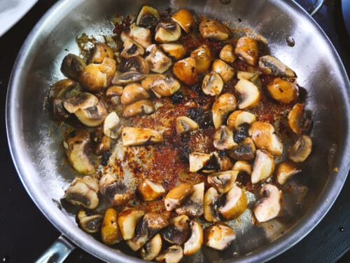 Black Garlic Mushroom Chicken Pasta